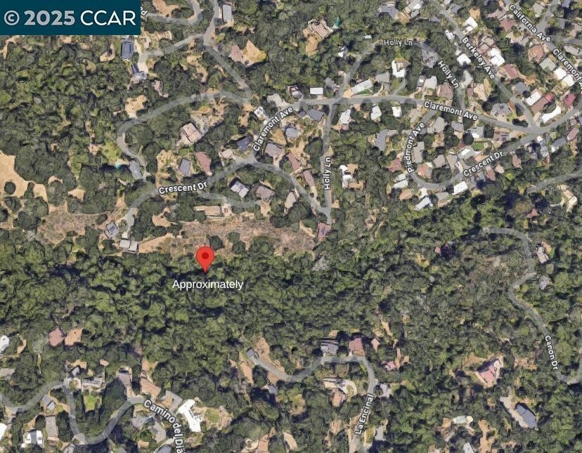 Opportunity to own a paper lot tucked off Crescent Dr in Orinda - Beach Lot for sale in Orinda, California on Beachhouse.com