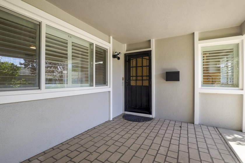 Welcome to senior living in this stunning 2 bedroom, 2 bath in - Beach Home for sale in Port Hueneme, California on Beachhouse.com