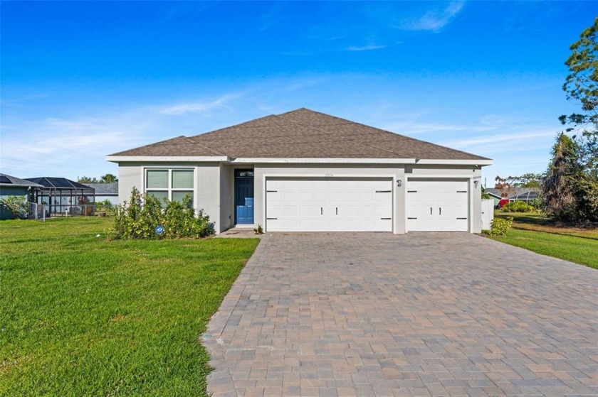 This beautifully designed Tradition Series Madison floor plan - Beach Home for sale in Punta Gorda, Florida on Beachhouse.com