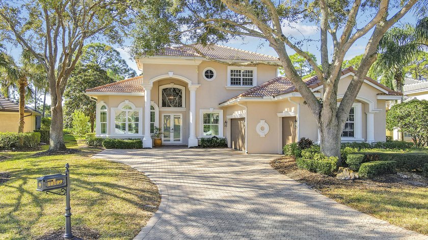 Welcome to 10109 Spyglass Lane, perfectly positioned on the 11th - Beach Home for sale in Port Saint Lucie, Florida on Beachhouse.com