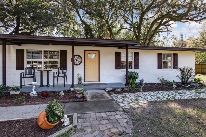 Don't miss this adorable home on beautiful Amelia Island! This - Beach Home for sale in Fernandina Beach, Florida on Beachhouse.com