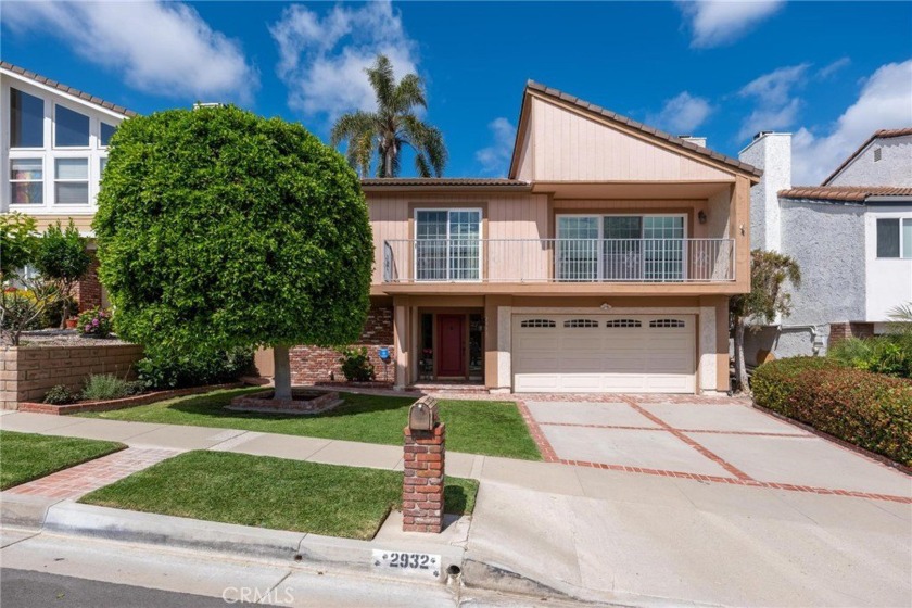 Step into this inviting 3-bedroom, 3-bathroom home located in - Beach Home for sale in Torrance, California on Beachhouse.com
