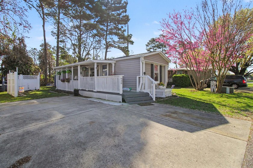 Welcome to this charming and well-appointed coastal home in the - Beach Home for sale in North Myrtle Beach, South Carolina on Beachhouse.com