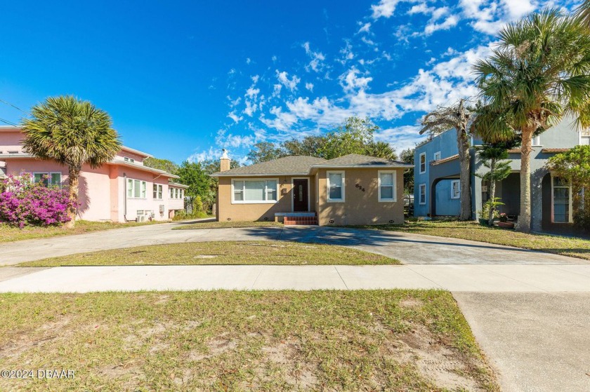 Don't miss the opportunity to own this cute 2 bedroom, 2 bath on - Beach Home for sale in Daytona Beach, Florida on Beachhouse.com