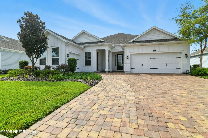 Welcome to your gorgeous multi-generational, lakefront home! - Beach Home for sale in Saint Johns, Florida on Beachhouse.com