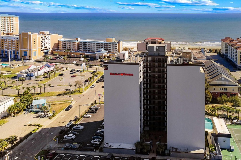 Very well kept 2 bed 2 bath condo, END UNIT on the 8th floor - Beach Condo for sale in Myrtle Beach, South Carolina on Beachhouse.com