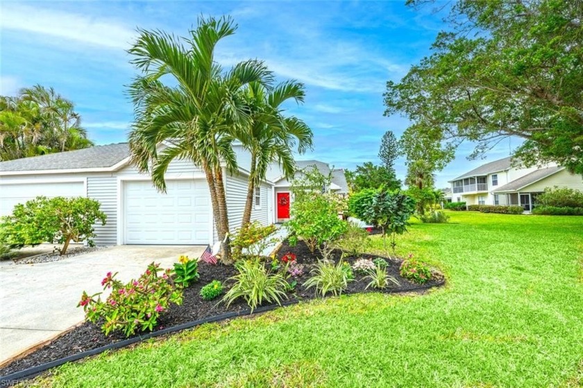 Beautifully maintained villa on the largest corner lot in - Beach Home for sale in Naples, Florida on Beachhouse.com
