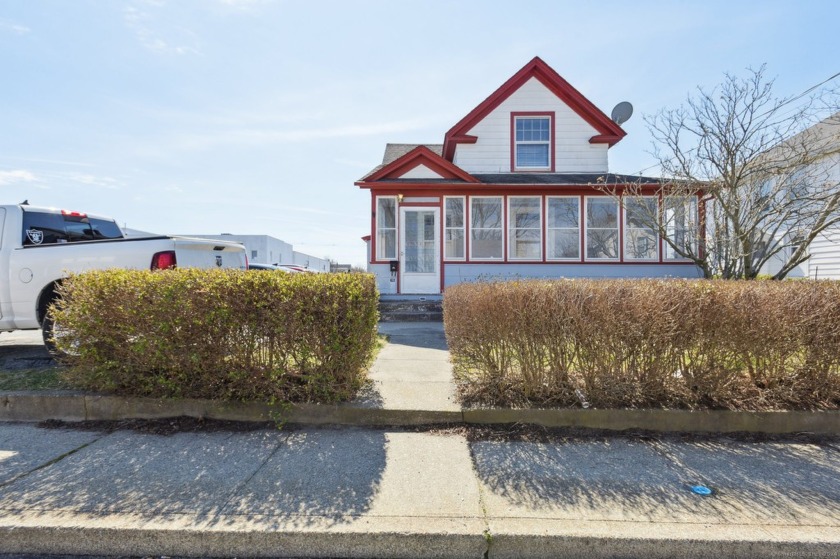 First time on the market in 30 years!!  What a great opportunity - Beach Home for sale in Groton, Connecticut on Beachhouse.com