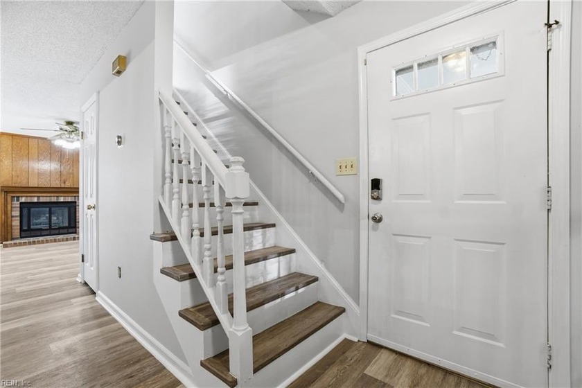 Home features formal living & dining rooms. An eat-in kitchen - Beach Home for sale in Virginia Beach, Virginia on Beachhouse.com