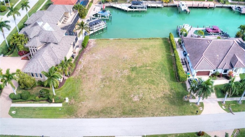 Extraordinary Marco Island vacant residential lot with deep - Beach Lot for sale in Marco Island, Florida on Beachhouse.com