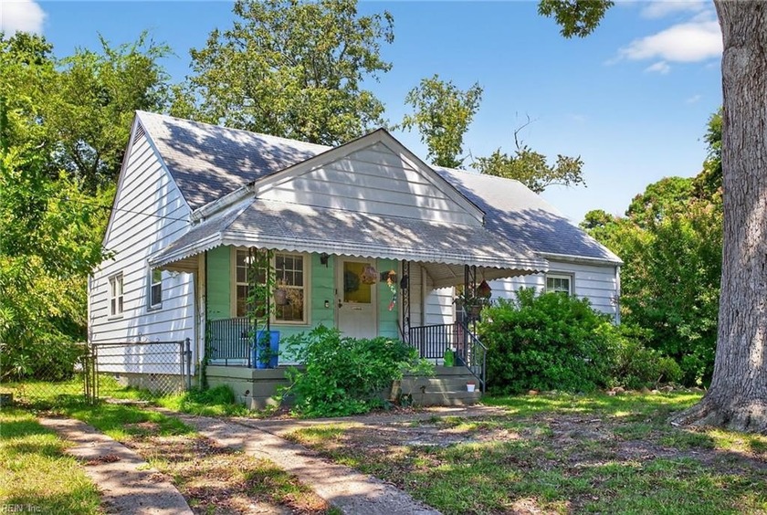 Welcome to this charming 3-bedroom, 1-bath bungalow tucked on a - Beach Home for sale in Norfolk, Virginia on Beachhouse.com