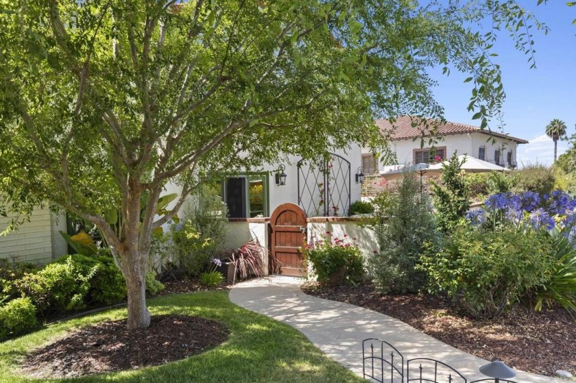 Exquisite opportunity to own a low maintenance *lock & leave,* - Beach Townhome/Townhouse for sale in Rancho Santa Fe, California on Beachhouse.com