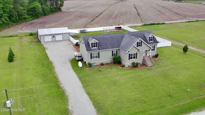 Welcome to your dream home! Nestled on a quiet dead-end road - Beach Home for sale in Belhaven, North Carolina on Beachhouse.com