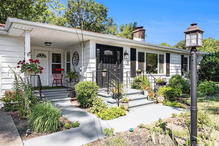 Welcome to this updated ranch in the heart of New Buffalo - Beach Home for sale in New Buffalo, Michigan on Beachhouse.com