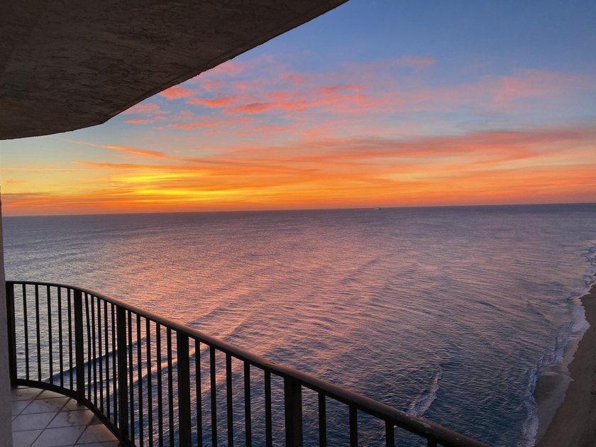ONE OF THE BEST OCEANFRONT PENTHOUSE VALUES IN PALM BEACH - Beach Condo for sale in Riviera Beach, Florida on Beachhouse.com