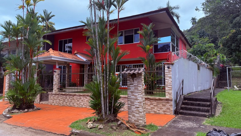 Spacious Duplex Residence with Terrace in Ancon

Low-Density - Beach Home for sale in Panama City,  on Beachhouse.com