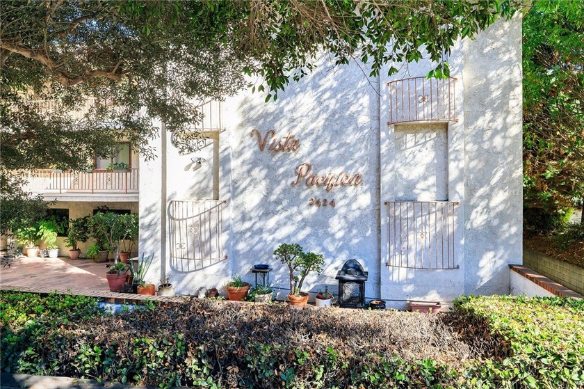 Centrally located in the charming seaport town of San Pedro - Beach Condo for sale in San Pedro, California on Beachhouse.com