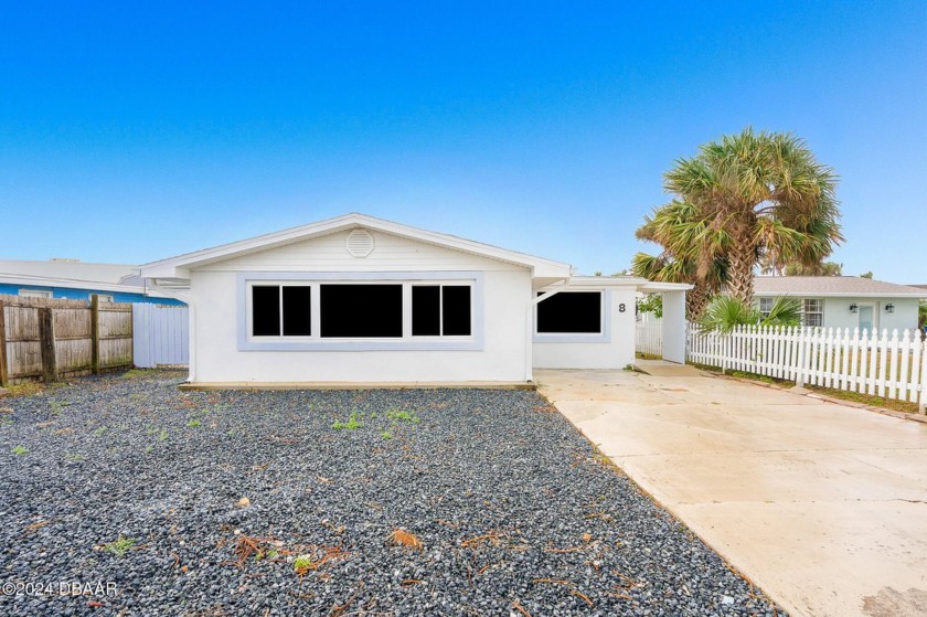 Calling all investors! This property offers fantastic - Beach Home for sale in Ormond Beach, Florida on Beachhouse.com