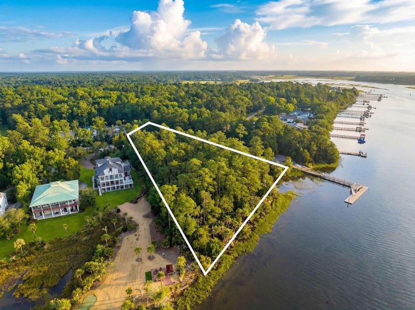 Nestled on the banks of the Wando River, this exceptional - Beach Lot for sale in Awendaw, South Carolina on Beachhouse.com
