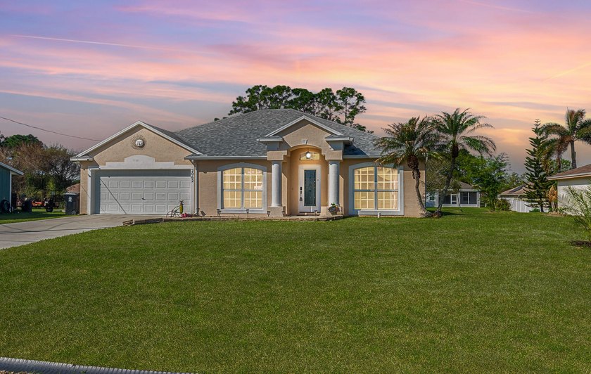 Welcome to your tropical oasis in Port St. Lucie! This - Beach Home for sale in Port Saint Lucie, Florida on Beachhouse.com