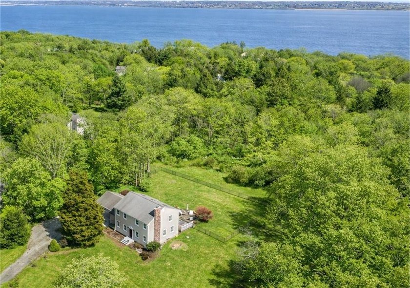 Gorgeous colonial in one of Jamestown's premier neighborhoods. A - Beach Home for sale in Jamestown, Rhode Island on Beachhouse.com