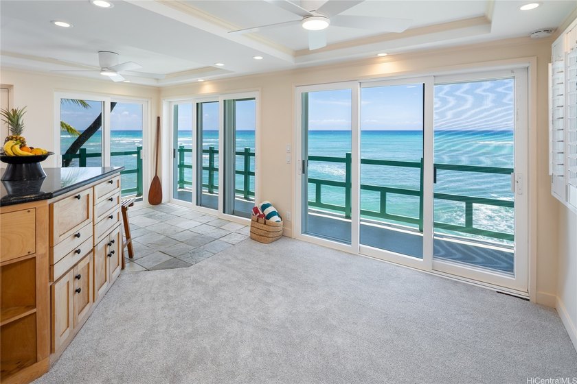 Wake up to panoramic ocean views from Diamond Head buoy to - Beach Condo for sale in Honolulu, Hawaii on Beachhouse.com