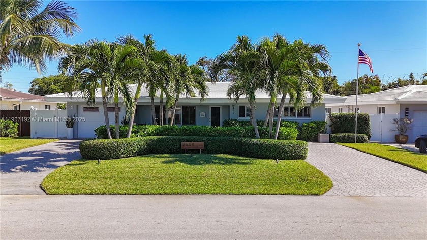 Stunning, move-in ready 2/2 in a peaceful Oakland Park location! - Beach Home for sale in Oakland Park, Florida on Beachhouse.com