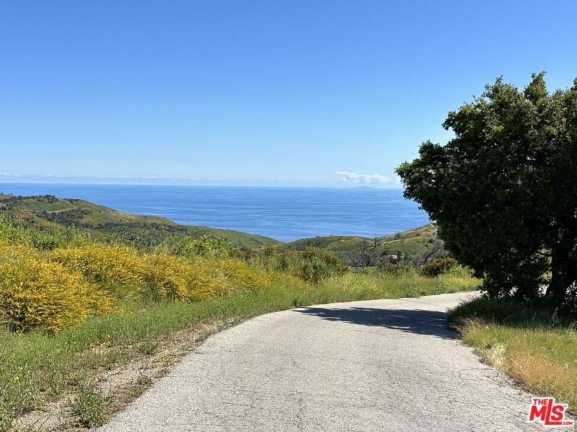 Superb deal for 10 acres in Malibu! Enjoy beautiful ocean views - Beach Acreage for sale in Malibu, California on Beachhouse.com