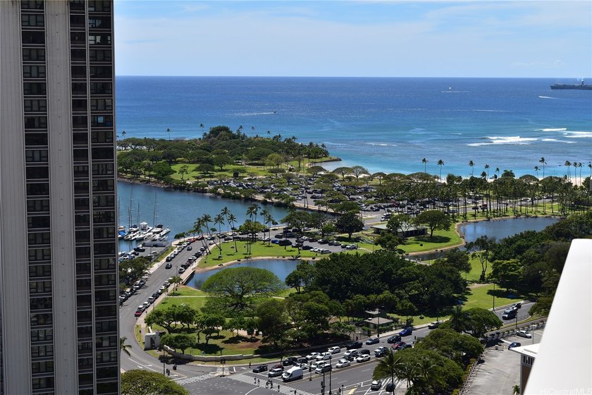 Enjoy elegant island style living in this condo-hotel with - Beach Condo for sale in Honolulu, Hawaii on Beachhouse.com