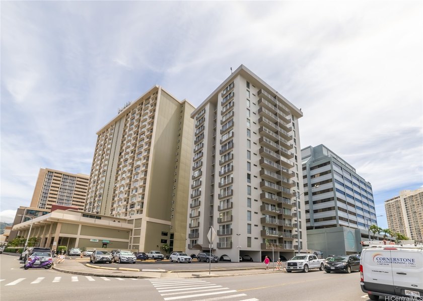 OPPORTUNITY KNOCKS at Coty Towers! A rare chance for new owners - Beach Condo for sale in Honolulu, Hawaii on Beachhouse.com