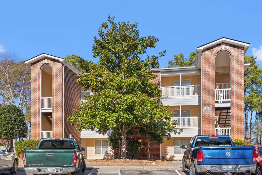 Move-in Ready and Close to Everything! Fall in love with this - Beach Condo for sale in Little River, South Carolina on Beachhouse.com