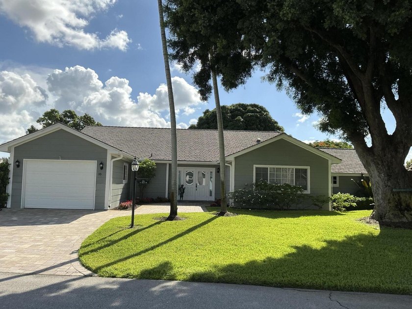 THIS REMODELED 4/3 VILLA ON THE LAKE WAS REDONE IN 2019/2020 - Beach Home for sale in Boynton Beach, Florida on Beachhouse.com