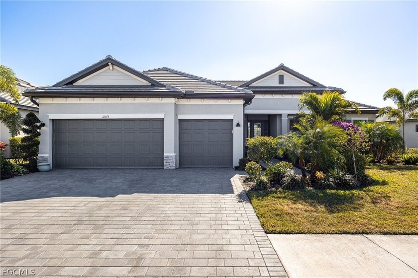 Exceptional- this home has more than a great floorplan. The - Beach Home for sale in Fort Myers, Florida on Beachhouse.com