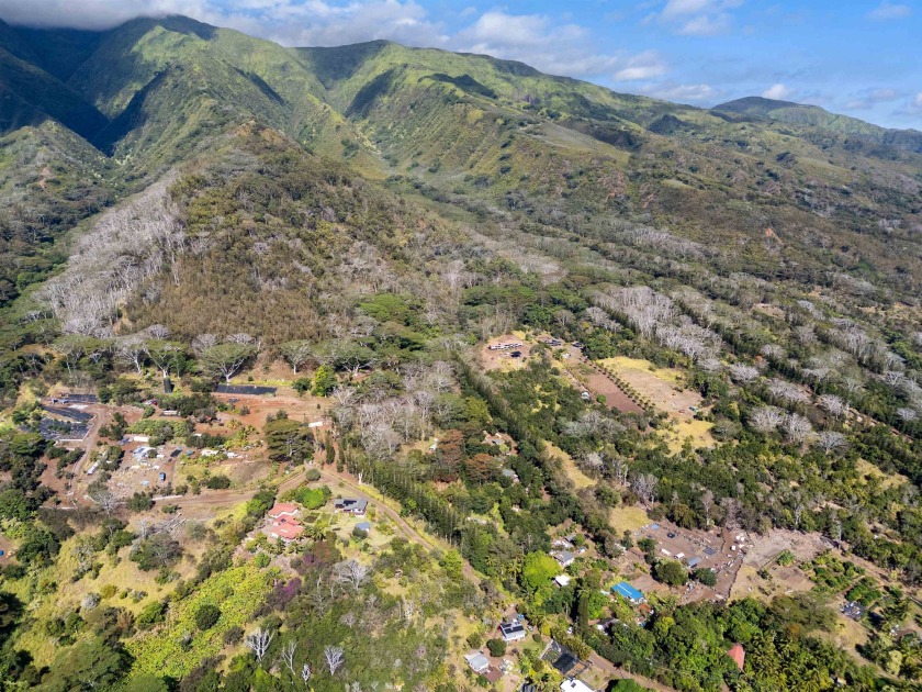 This 34-acre parcel in Waiehu has open landscapes with sweeping - Beach Acreage for sale in Wailuku, Hawaii on Beachhouse.com