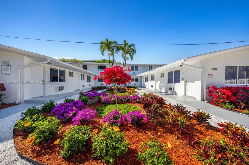 Rare opportunity to acquire Casa Park, a fully renovated 14-unit - Beach Commercial for sale in Miami, Florida on Beachhouse.com