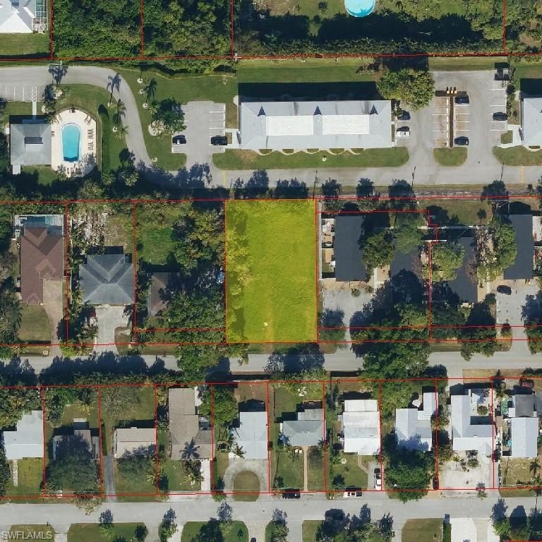 RARE GREAT LOCATION IN THE CENTER OF NAPLES, THIS IS ONE OF THE - Beach Lot for sale in Naples, Florida on Beachhouse.com