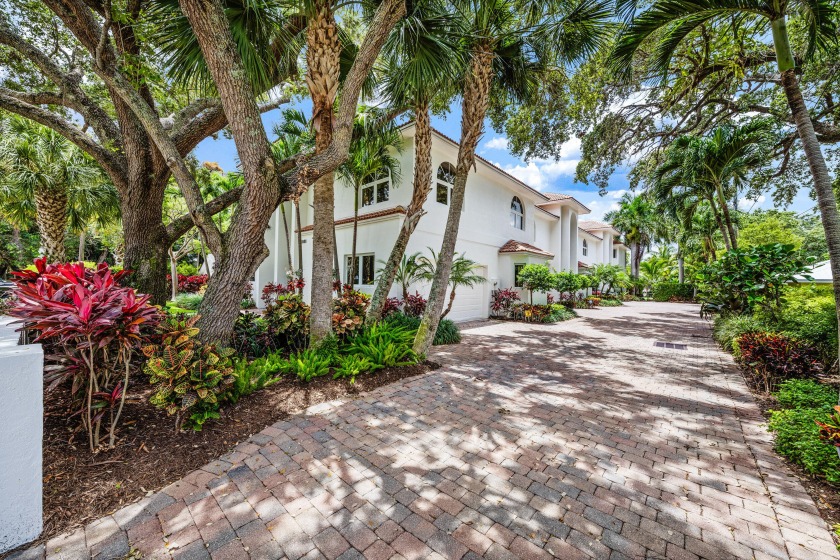 Stunning 4 Bedroom 4 Bath Townhome w/ 50 ft Boat Slip - Beach Townhome/Townhouse for sale in North Palm Beach, Florida on Beachhouse.com