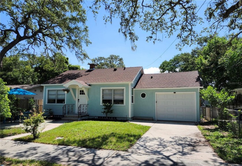 Discover this fabulous home just a few blocks away from the - Beach Home for sale in Clearwater, Florida on Beachhouse.com