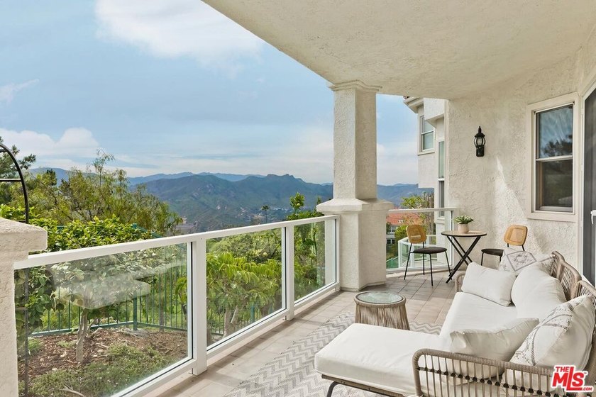 Set in the serene Palisades Highlands, this single-level - Beach Condo for sale in Pacific Palisades, California on Beachhouse.com