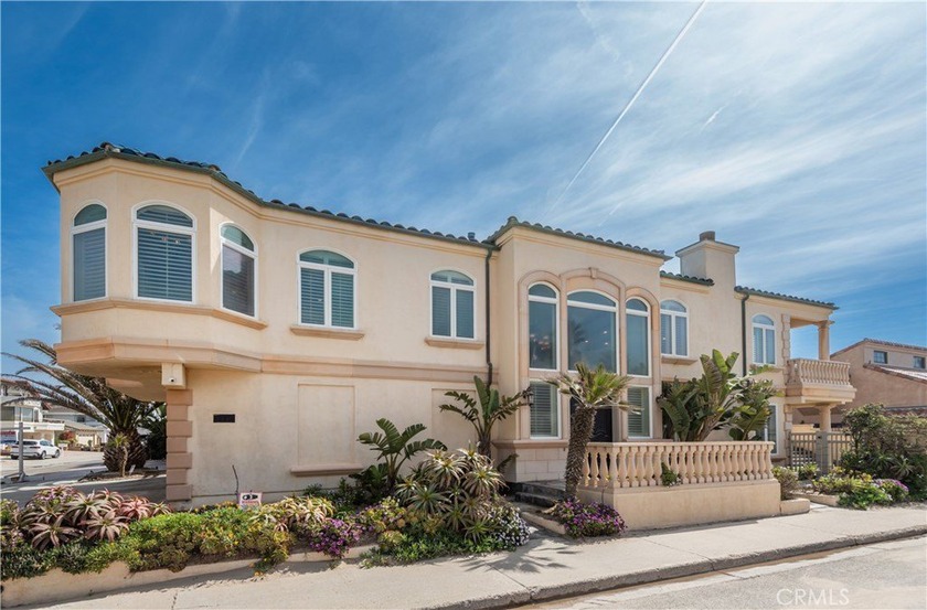 Welcome to 1000 Mandalay Beach Rd! A stunning 3-bedroom, 3-bath - Beach Home for sale in Oxnard, California on Beachhouse.com