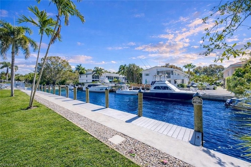 Experience the ultimate Naples waterfront lifestyle in this - Beach Condo for sale in Naples, Florida on Beachhouse.com