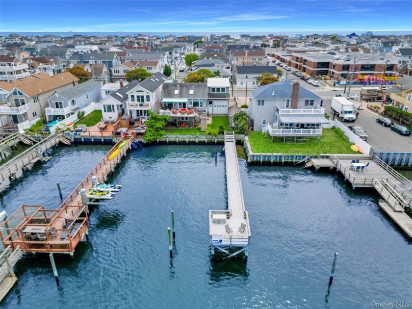 Oversized waterfront property offering landscaped privacy in the - Beach Home for sale in Long Beach, New York on Beachhouse.com