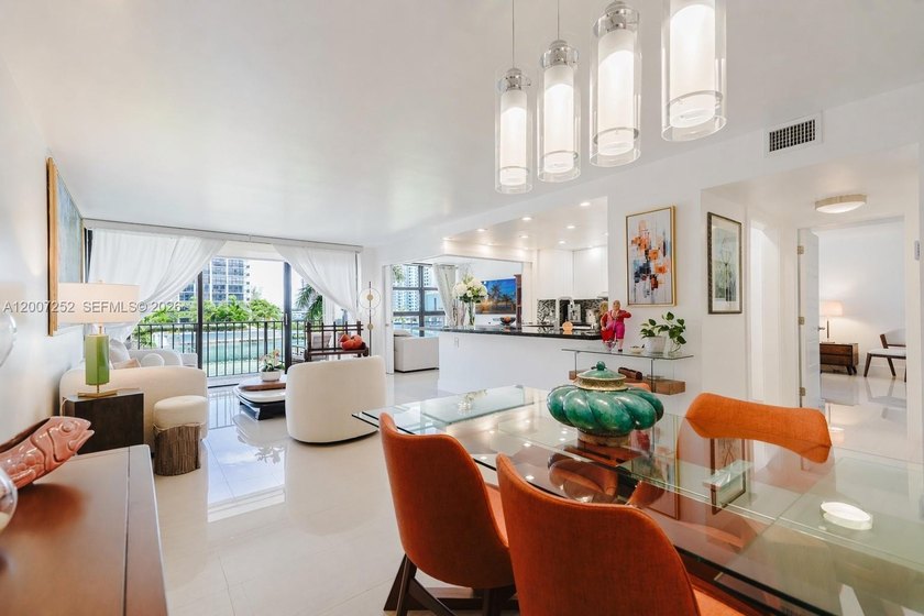 Stunning fully renovated 2BD/2BA residence showcasing refined - Beach Condo for sale in Hallandale Beach, Florida on Beachhouse.com