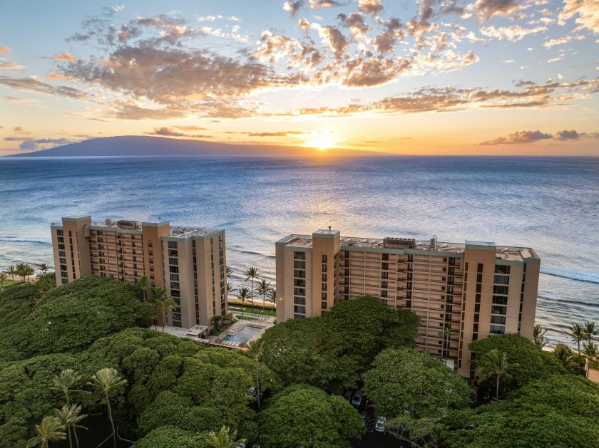 A very rare location at the Mahana, a direct oceanfront, corner - Beach Condo for sale in Lahaina, Hawaii on Beachhouse.com