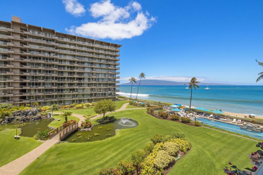 Seconds from dining, coffee shops, a sandy beach, world-class - Beach Condo for sale in Lahaina, Hawaii on Beachhouse.com