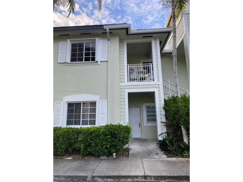 Spacious and well illuminated 2 bedroom and 2 bathroom apartment - Beach Condo for sale in Homestead, Florida on Beachhouse.com