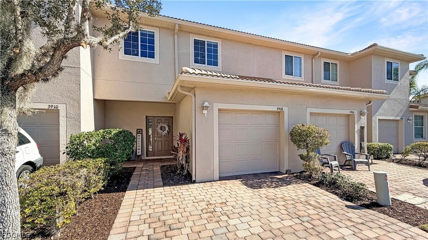 This well-appointed 3-bedroom, 2.5-bath townhome offers a 1-car - Beach Townhome/Townhouse for sale in Fort Myers, Florida on Beachhouse.com