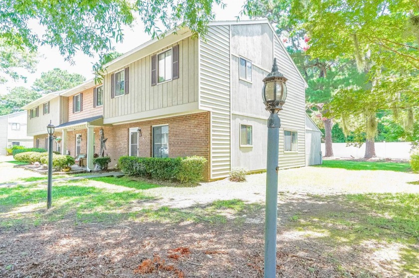 Introducing a charming 3-bedroom townhome in the heart of - Beach Townhome/Townhouse for sale in Pawleys Island, South Carolina on Beachhouse.com