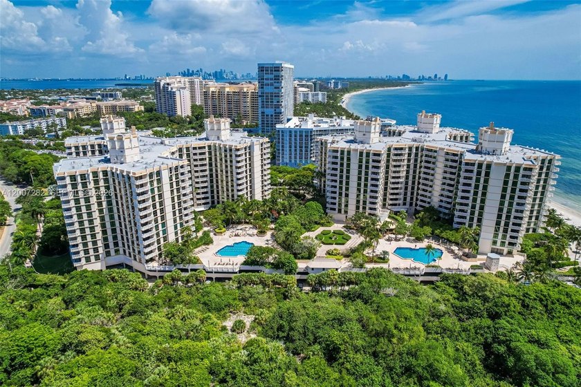 Views, views, views. Spacious corner 2-bedroom, 2-bath residence - Beach Condo for sale in Key Biscayne, Florida on Beachhouse.com