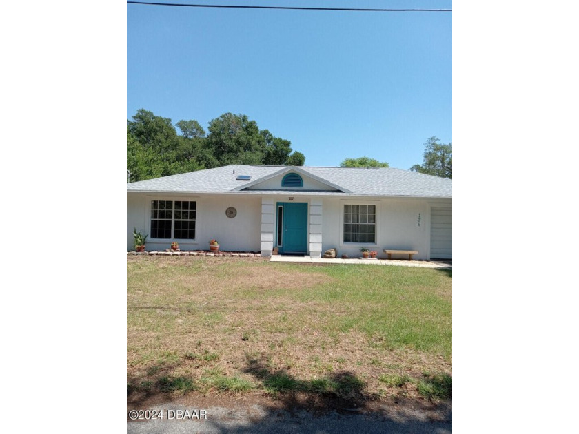 Beautiful move-in ready concrete block home on large corner lot - Beach Home for sale in Daytona Beach, Florida on Beachhouse.com